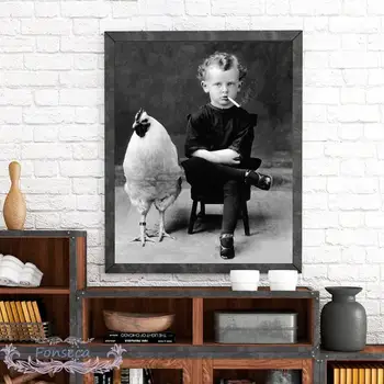 Плакат в стиле винтажной фотографии, Забавный мальчик, Курящий со своим домашним Цыпленком, Антикварный Портрет, Художественная Картина на холсте, Настенный Художественный Декор